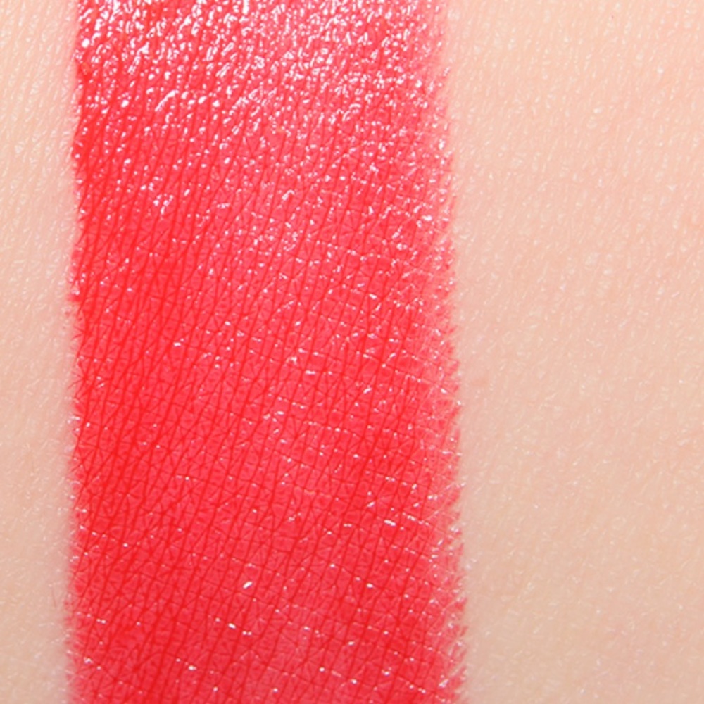 🍭💋Enamel Red L’Oréal Riche Shine Lipstick - Picture 7 of 7